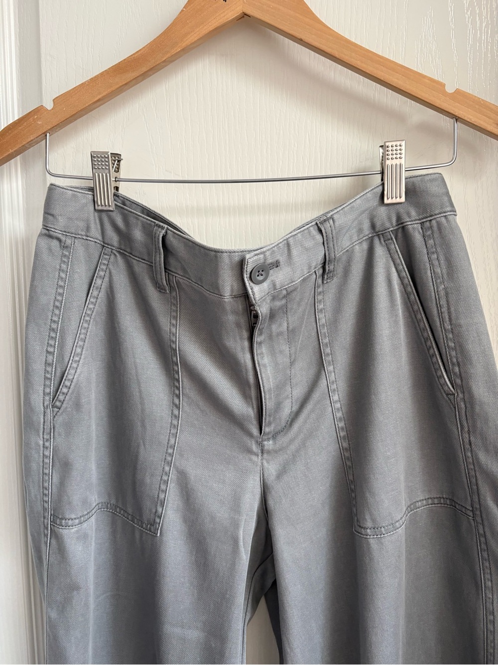 GAP Women's Light Gray Chinos with Front Patch Pockets (NWOT)